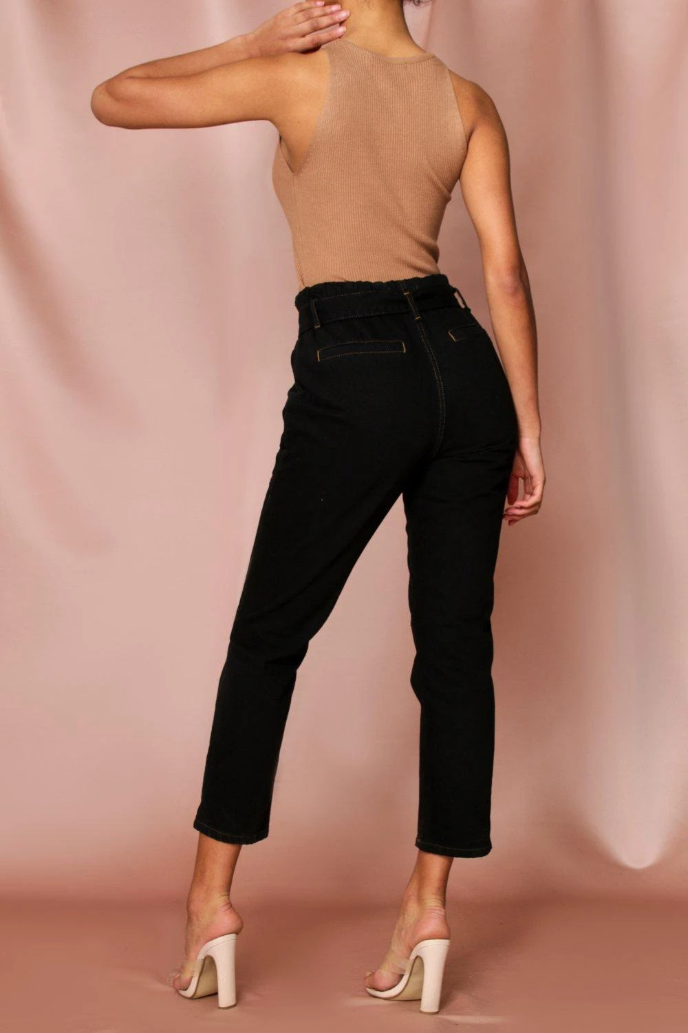 Contrast Stitch Belted Mom Jean - Image 2