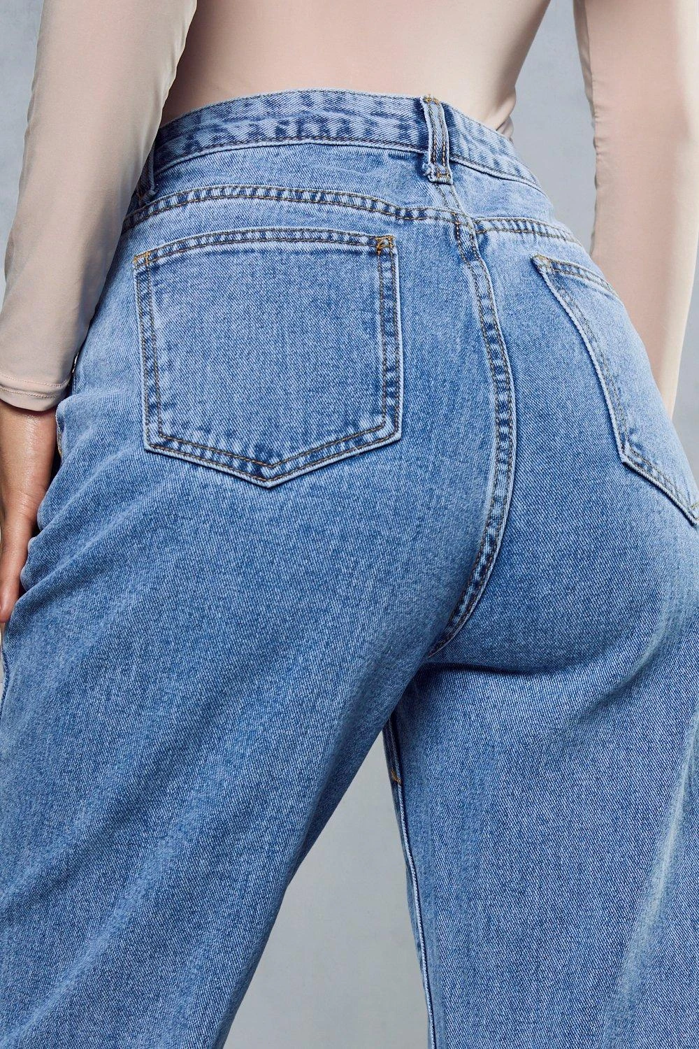 V Shape Waist Straight Leg Jean - Image 5