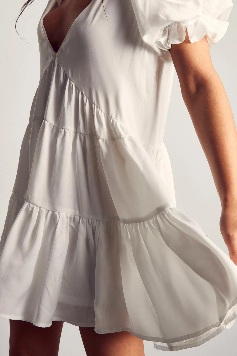 Puff Sleeve Plunge Tiered Smock Dress - Image 2