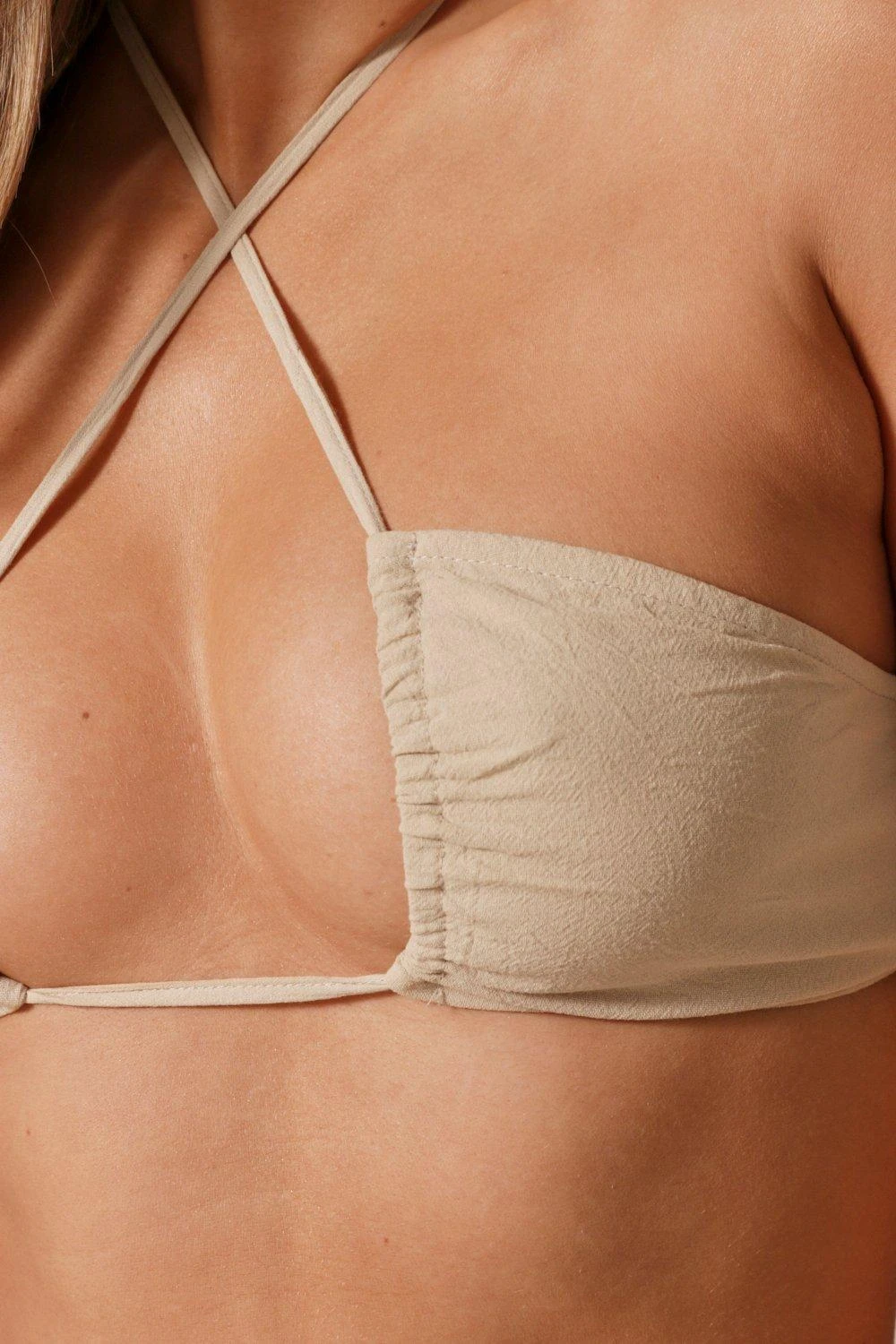 Textured Linen Look Halter Neck Ruched Crop Top - Image 5